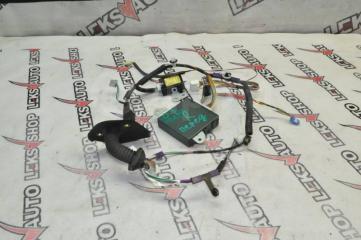 Коса двери передняя правая Toyota Crown 2004