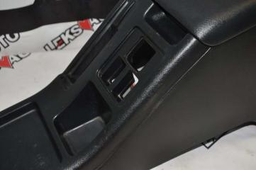 Бардачок между сиденьями VehiCross 1998 UGS25DW 6VD1