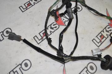 Коса правой двери VehiCross 1998 UGS25DW 6VD1