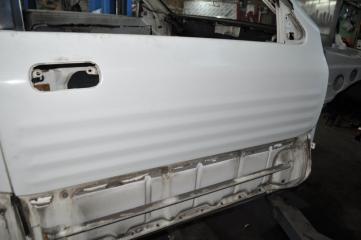 Дверь правая VehiCross 1998 UGS25DW 6VD1