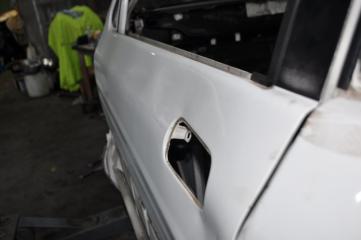 Дверь левая VehiCross 1998 UGS25DW 6VD1