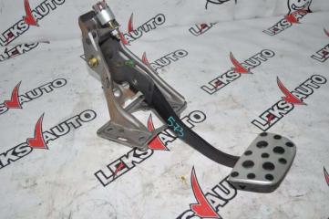 Педаль тормоза Toyota Altezza 2000