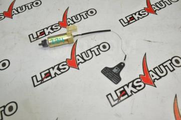 Запчасть замок лючка бензобака Toyota Celsior 2000