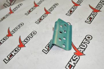 Фото запчасти подставка под ногу Toyota Altezza 1998 контрактная запчасть Запчасть подставка под ногу Toyota Altezza 1998