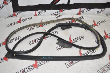 Запчасть уплотнитель двери задний левый Toyota Hilux Surf -