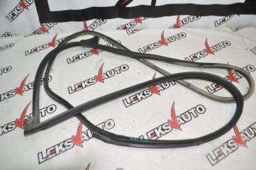 Запчасть уплотнитель двери передний левый Toyota Hilux Surf -