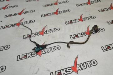 Запчасть датчик abs передний правый Toyota Altezza 2005