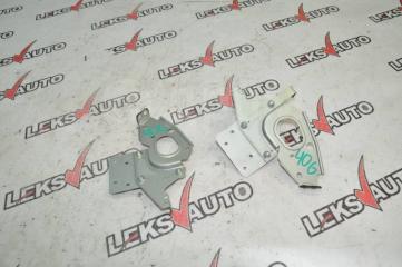 Запчасть крепление магнитолы (парой) Toyota Celsior 1997