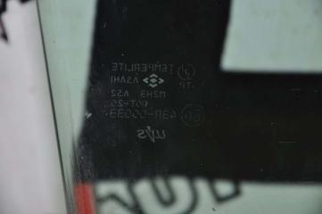 Стекло двери переднее правое Escudo TD52W