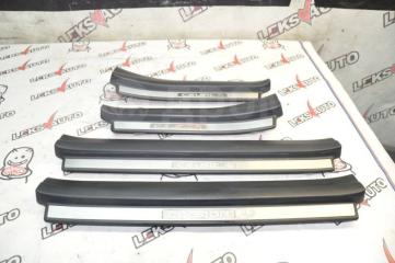 Порожки салона (комплект) Toyota Celsior