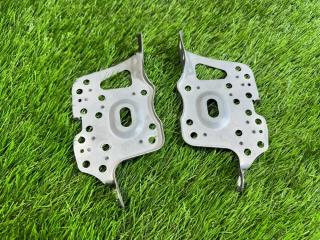 Фото запчасти крепление магнитолы (парой) Toyota Vitz 2007 контрактная запчасть Запчасть крепление магнитолы (парой) Toyota Vitz 2007