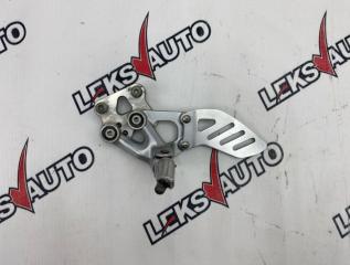 Подножка водителя в сборе левая Suzuki GSX-R 600 2008