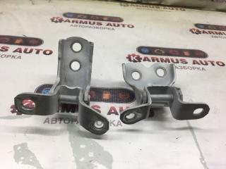 Петля двери передняя левая Toyota Wish