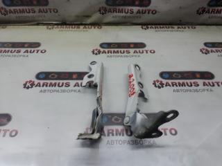 Петля капота Toyota Mark II