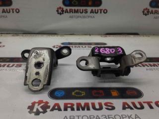 Петля двери передняя левая Honda Insight