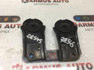 Запчасть крепление радиатора Mitsubishi Chariot Grandis