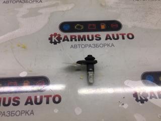 Концевик двери Mitsubishi Pajero