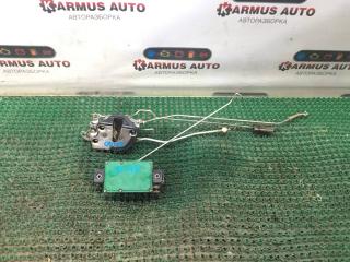 Замок двери передний правый Isuzu Trooper