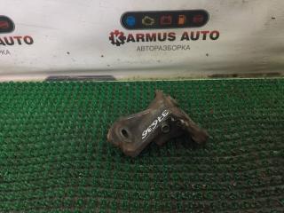 Кронштейн опоры двигателя правый Trooper UBS7VF LG6