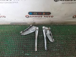 Петля капота Mitsubishi Sigma