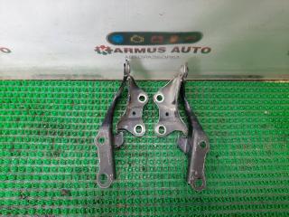 Петля капота Toyota Crown