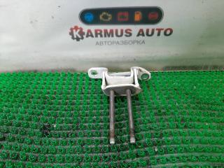 Петля двери задняя правая Toyota Mark II