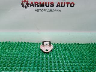 Запчасть петля замка двери передняя Toyota Town Ace Noah