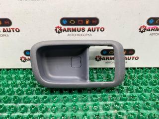 Запчасть накладка на ручку двери задняя правая Toyota Ipsum