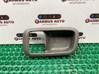 Запчасть накладка на ручку двери левая Toyota Mark II