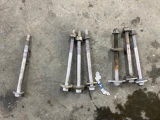 Фото запчасти болт Toyota FJ Cruiser 2013 контрактная запчасть Запчасть болт Toyota FJ Cruiser 2013