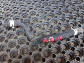 Фото запчасти патрубок радиатора Toyota Aqua 2013 Б/У запчасть Запчасть патрубок радиатора Toyota Aqua 2013