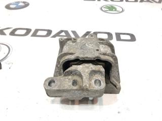 Опора двигателя правая Skoda Yeti 2011