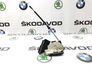 Замок двери задний правый Skoda Yeti 2016