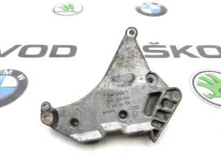 Запчасть кронштейн опоры двигателя Skoda Octavia RS 2010