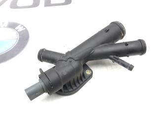 Запчасть фланец системы охлаждения Skoda Yeti 2010