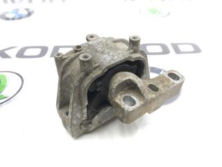 Опора двигателя правая Skoda Yeti 2011