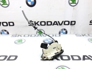 Замок двери передний правый Skoda Octavia
