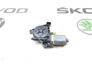 Запчасть мотор стеклоподъемника передний левый Skoda Octavia 2016