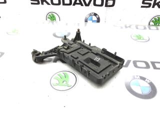 Площадка аккумулятора (АКБ) Skoda Octavia 2011