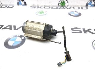 Мотор рулевой рейки Skoda Octavia 2010