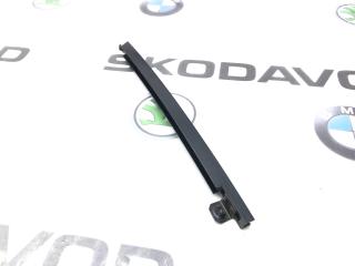 Фото запчасти направляющая стекла двери задняя правая Mercedes-Benz ML 2009 Б/У запчасть Запчасть направляющая стекла двери задняя правая Mercedes-Benz ML 2009