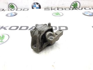 Опора двигателя правая Skoda Octavia RS 2010