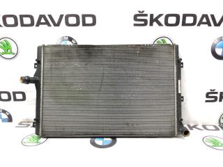 Радиатор охлаждения двигателя Skoda Octavia RS 2010