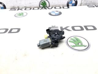 Запчасть мотор стеклоподъемника передний правый Skoda Superb 2018