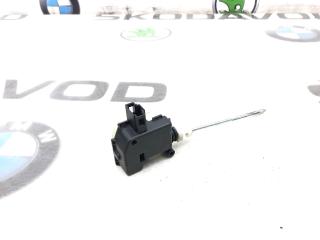 Запчасть активатор лючка бензобака Skoda Octavia 2011