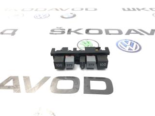 Запчасть блок реле Skoda Octavia 2010