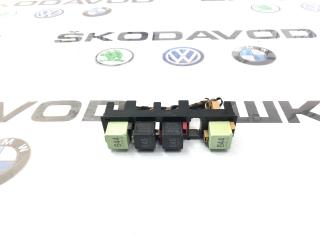 Запчасть блок реле Skoda Octavia 2011