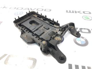 Площадка аккумулятора (АКБ) Skoda Octavia 2011