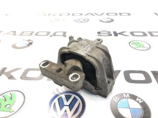 Опора двигателя правая Skoda Octavia 2011