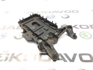 Площадка аккумулятора (АКБ) Skoda Octavia RS 2012